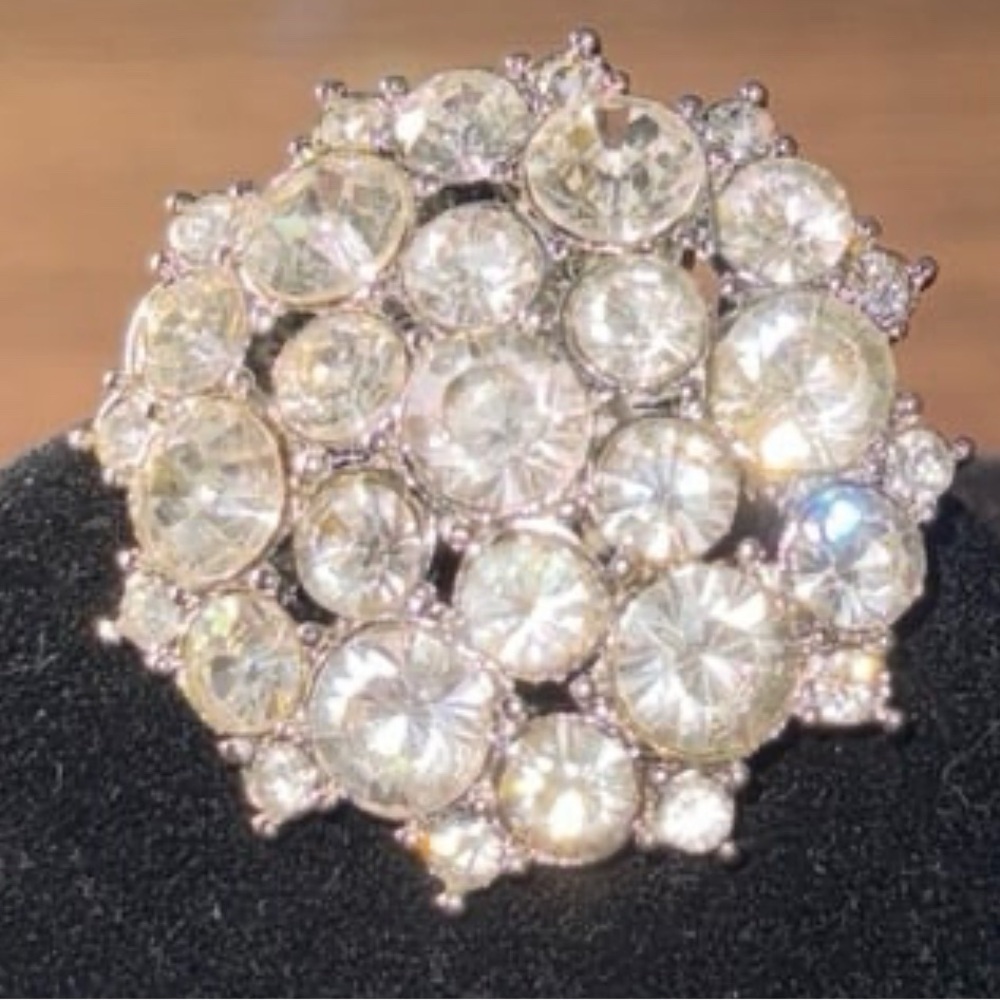 Sparkling Silver Rhinestone Brooch - Picture 3 of 5